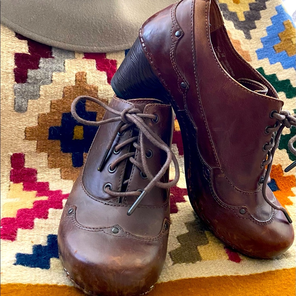 Dansko lace-up Oxford heeled clogs